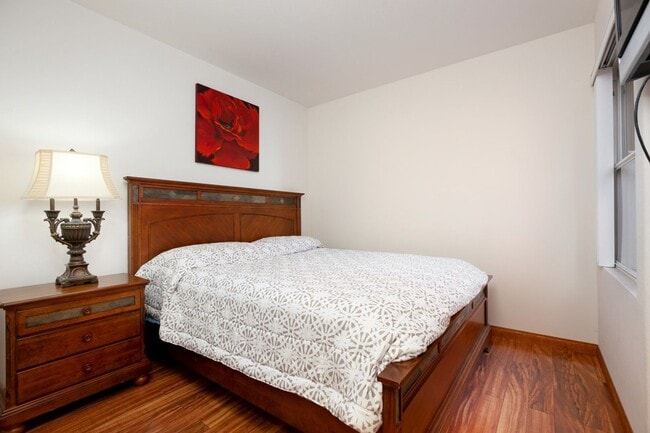 Building Photo - Furnished 2 bedroom with flex office space near Convention Center Downtown!