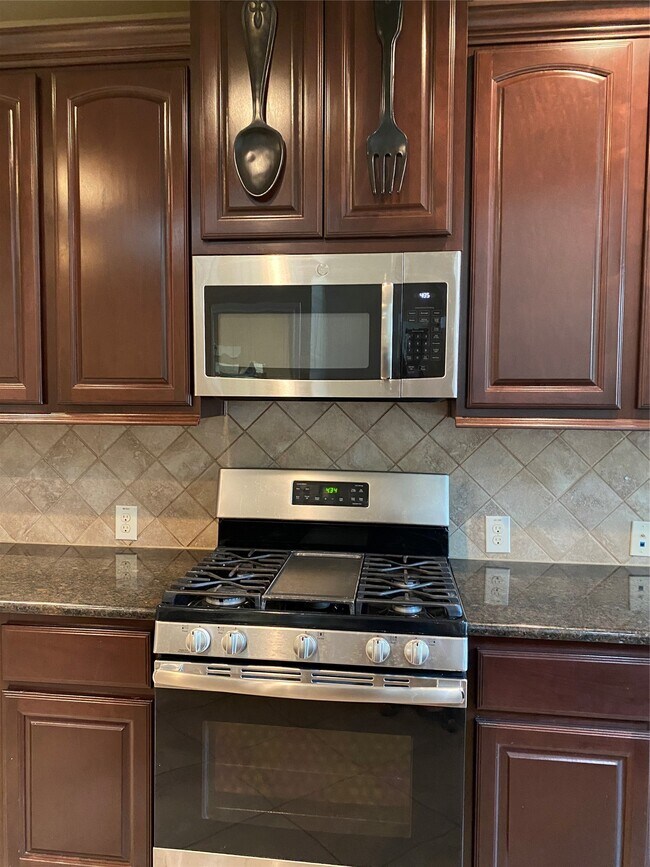 Building Photo - 25503 Lockspur Dr