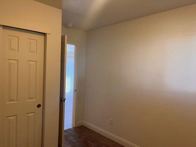 Building Photo - 3 Bedroom Home With Large Backyard on West Side