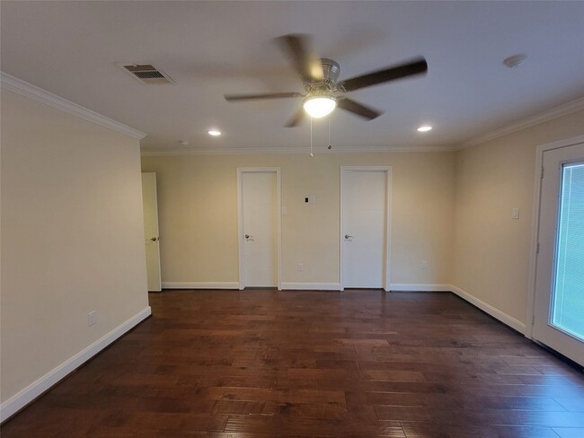 Building Photo - 1007 Blue Willow Dr