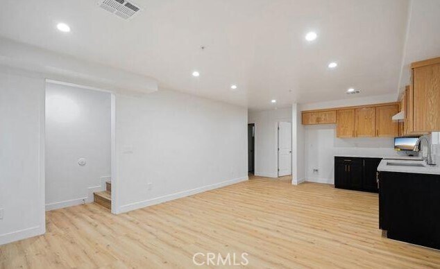 Building Photo - 10422 Graham Ave