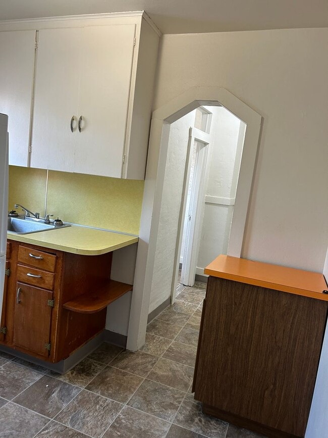 Building Photo - (844) NW 15th St. - 1 bedroom / 1 Bathroom - ALL UTILITIES PAID!