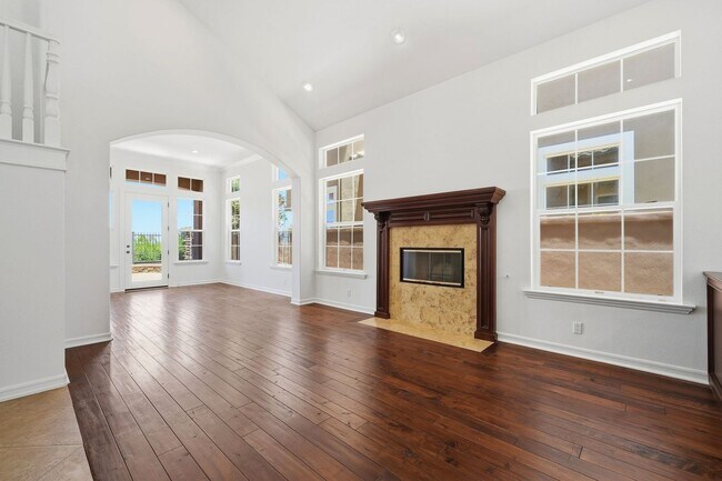 Building Photo - Luxury Coastal Living in Guard-Gated Ocean Colony