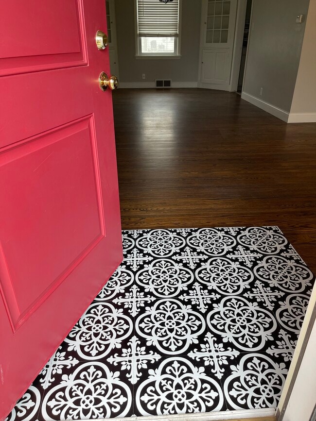 Building Photo - 4202 N Devon Ln