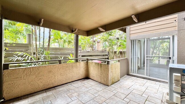Building Photo - Available NOW - 4 BED, 2.5 BATH w/ 2 PARKING in Haiku Gardens (Kaneohe)