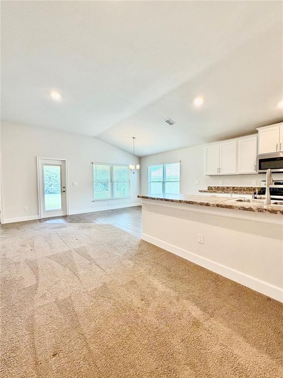 Building Photo - 633 W Rexford Dr