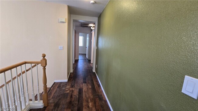 Building Photo - 3902 W El Campo Grande Ave