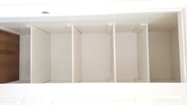 Building Photo - 2 bedroom 2 bath with a garage