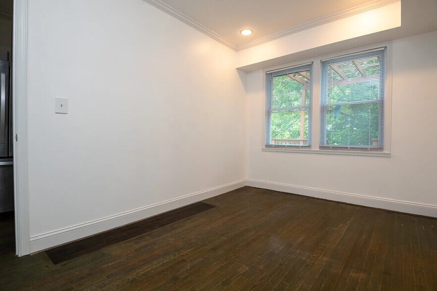 Building Photo - 1821 Providence St NE