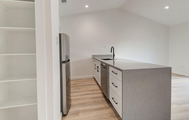 Building Photo - 1207 Hollow Creek Dr