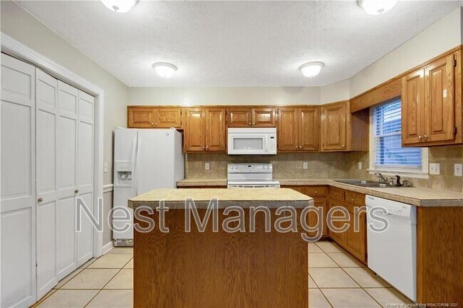 Building Photo - 405 Bannerman Pl