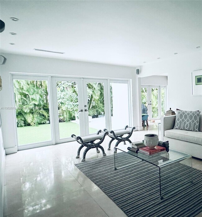 Building Photo - 1430 Baracoa Ave