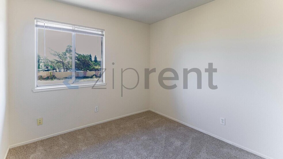 Building Photo - Unit