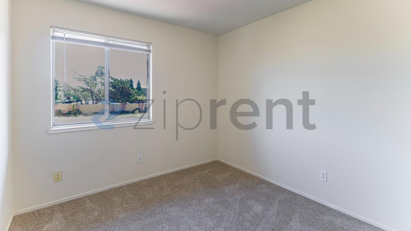 Building Photo - Unit