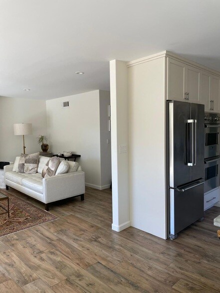 Building Photo - 1711 La Coronilla Dr
