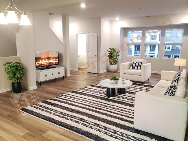Building Photo - Luxury 3 Story 4 BD/3.5 Bath Townhome @ Sm...