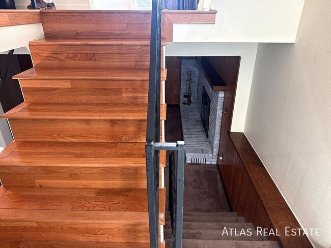 Building Photo - 9415 Brentwood St