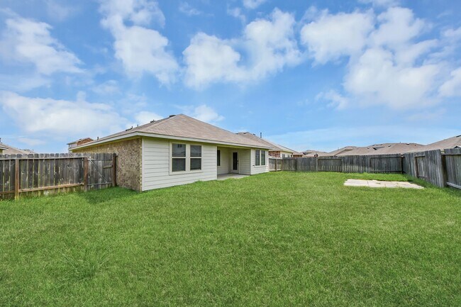 Building Photo - 21314 Sleepy Willow St