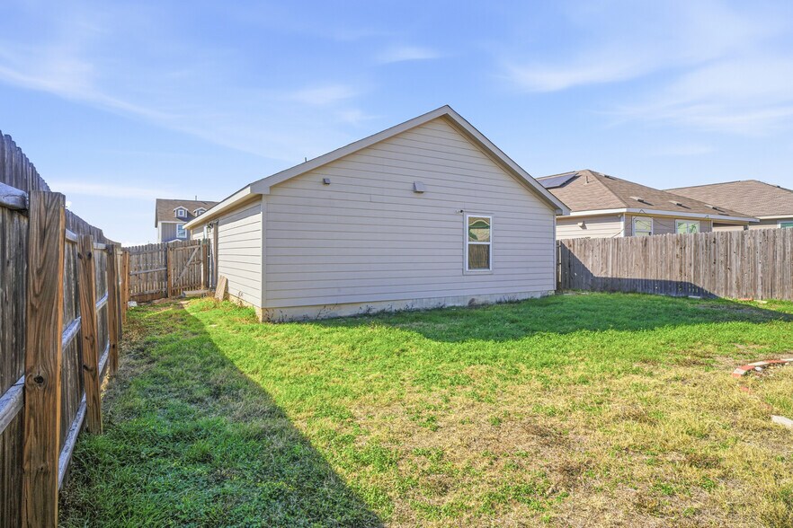 Building Photo - 8519 Cassia Cv