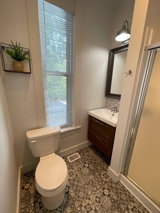 Building Photo - 53 Main St