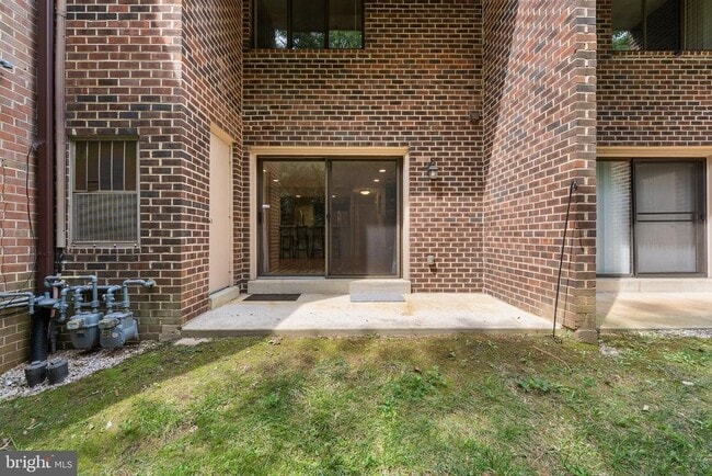 Building Photo - 3725 Madison Ln