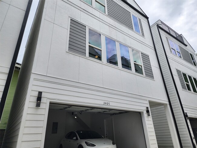 Building Photo - 3411 St Emanuel St