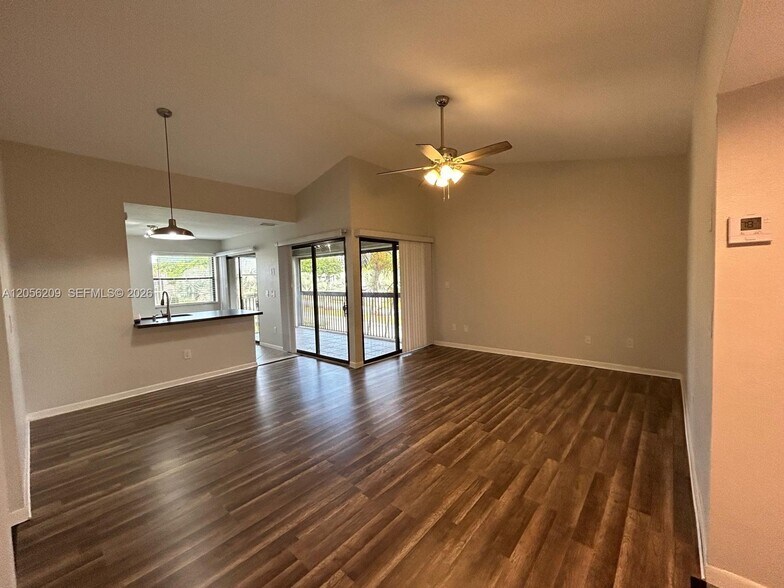 Building Photo - 1197 Washington Cir