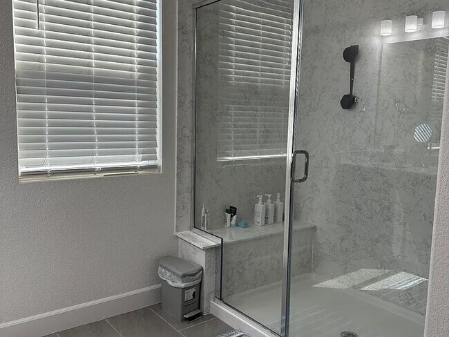 Building Photo - Beautiful Newer Pittsburg Home – 4 Bd, 3 Ba, close to BART Freeway and Shopping!