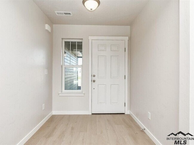 Building Photo - 3 Bedroom House For Rent with High End Finishes-Available Aug 5th!