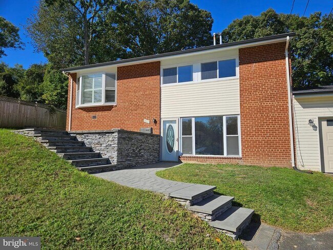 Building Photo - 5426 Enid Pl