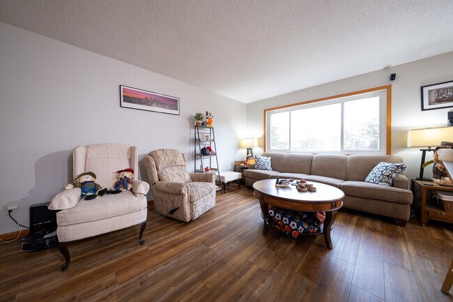 Building Photo - 15635 Hallmark Path
