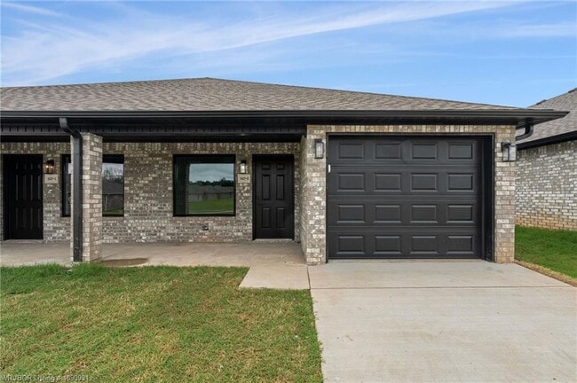 Building Photo - 10415 Preston Ct