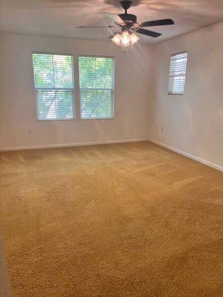 Building Photo - 4402 Esplanade Cir