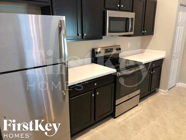 Building Photo - 2477 SW Aberdeen St