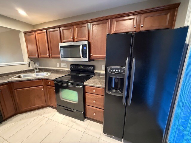 Building Photo - 853 Jarman Dr