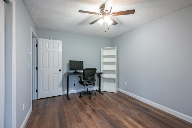 Building Photo - 19 Kimberly Dr