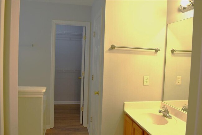 Building Photo - 910 Grace Dr