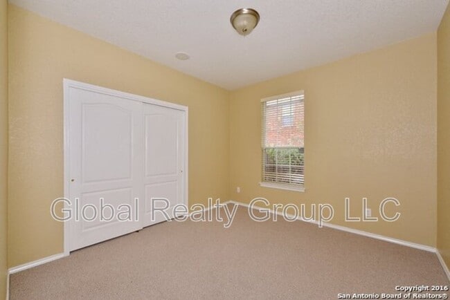 Building Photo - 1215 Sun Island