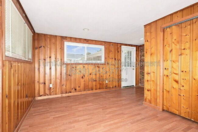 Building Photo - 840 Lebon Dr