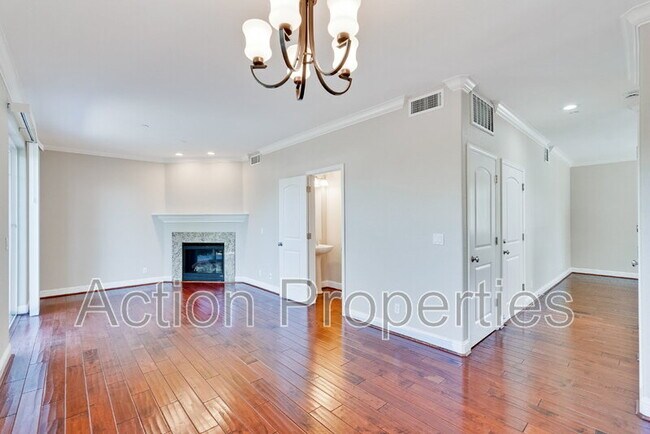 Building Photo - 241 Granada Park Cir
