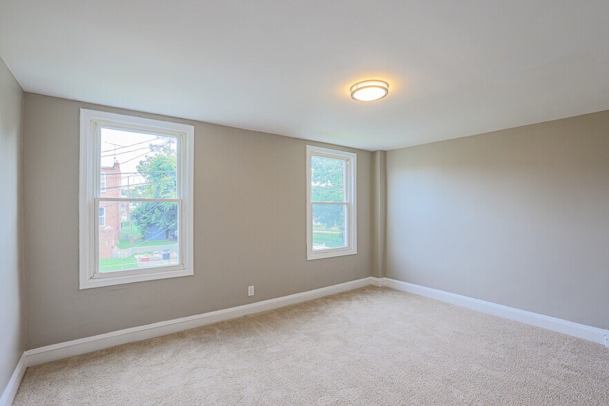 Building Photo - 130 Reedbird Ave