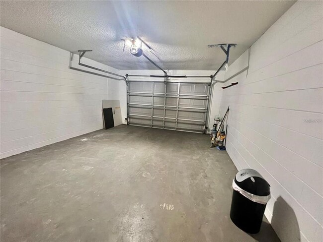 Building Photo - 12500 Wisconsin Woods Ln