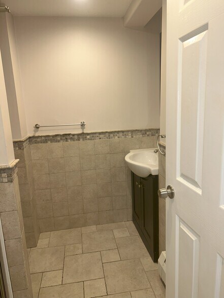 Building Photo - 14 Mayfair Pl
