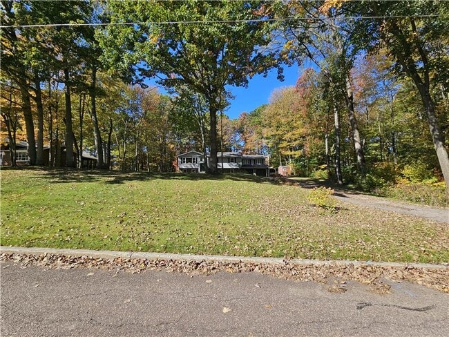 Building Photo - 19 Rustic Dr