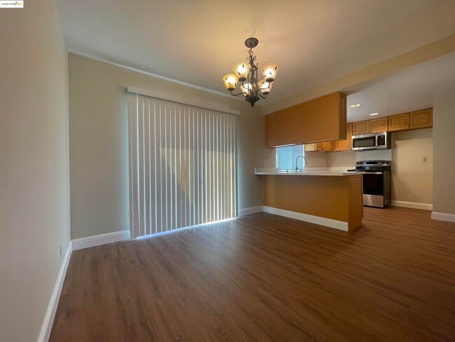 Building Photo - 35 Fountainhead Ct