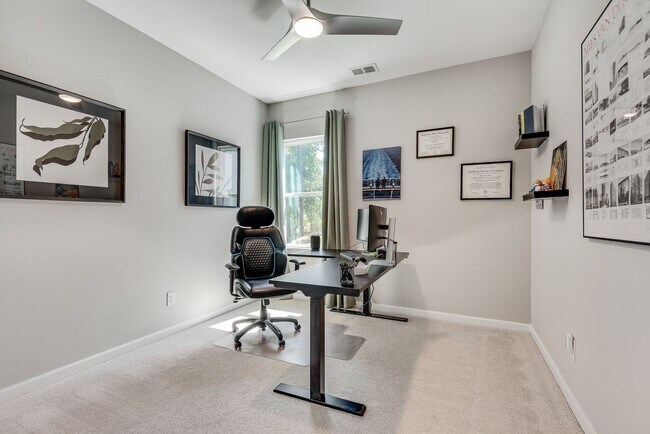 Building Photo - Bright, Modern, Spacious 4bd/3ba Home in Prime Scottdale Location