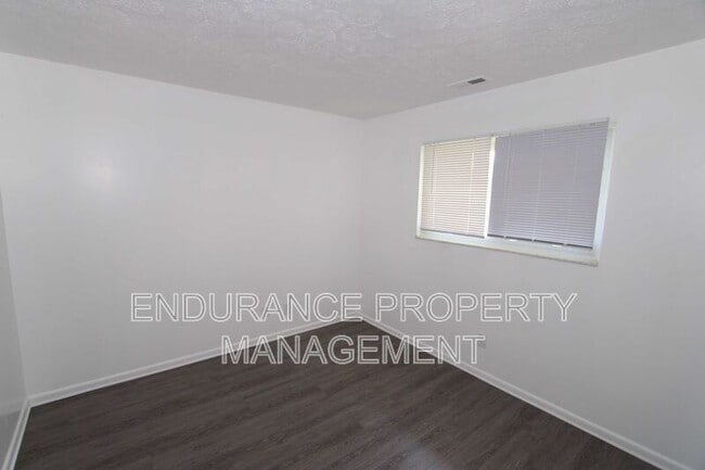 Building Photo - 2511 Lincoln Ave