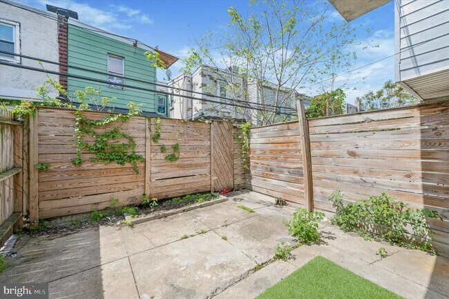 Building Photo - 1512 S Bailey St