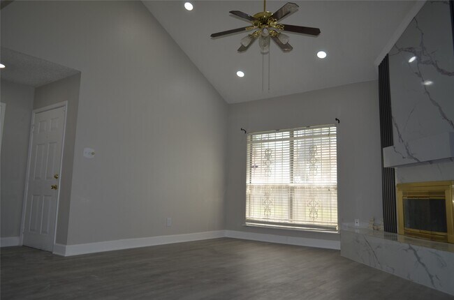 Building Photo - 12203 Wild Pine Dr