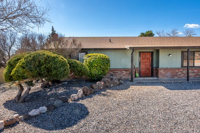 Front exterior 2 - 887 E Peila Ave